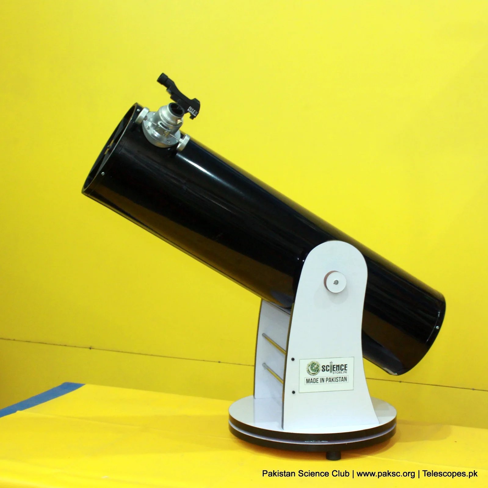 RVision 8-1200 Newtonian reflector standing on its white Dobsonian base